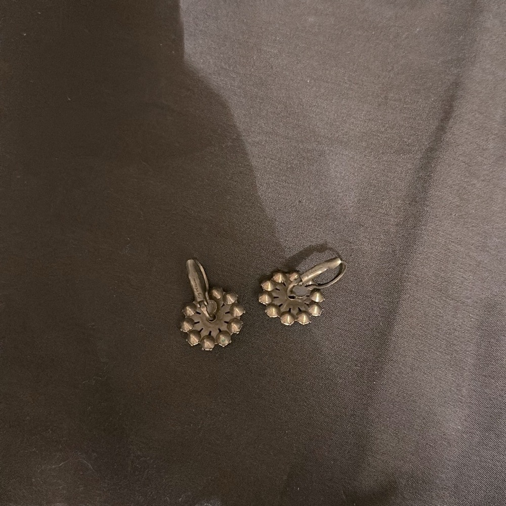 Flower earrings - Picture 2 of 5
